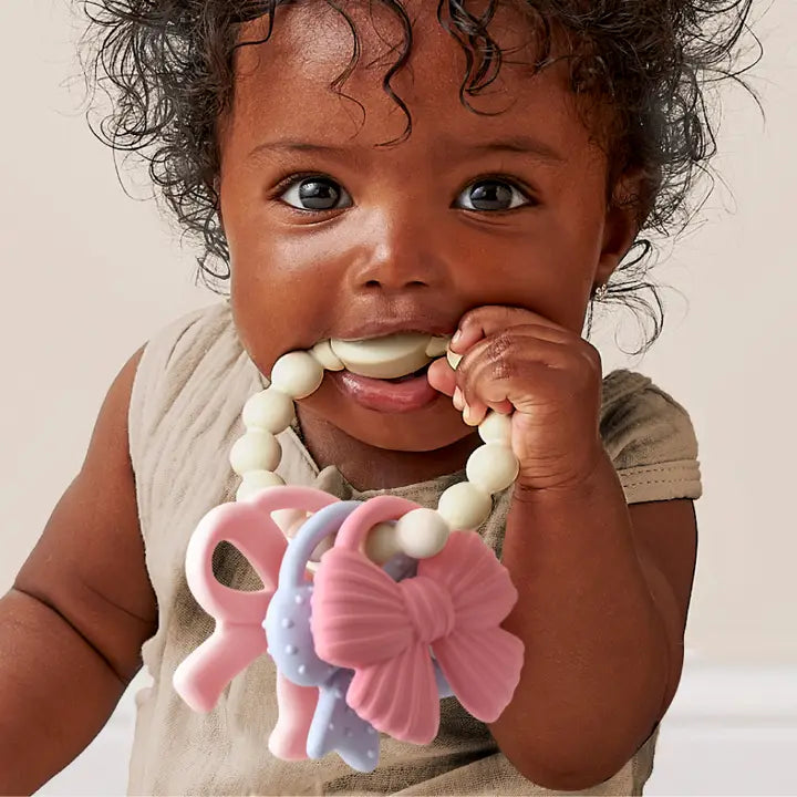 Itzy Trio Bow Teether